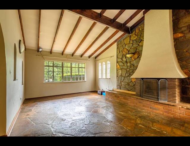 4 BEDROOM HOUSE FOR SALE IN HOWICK CENTRAL